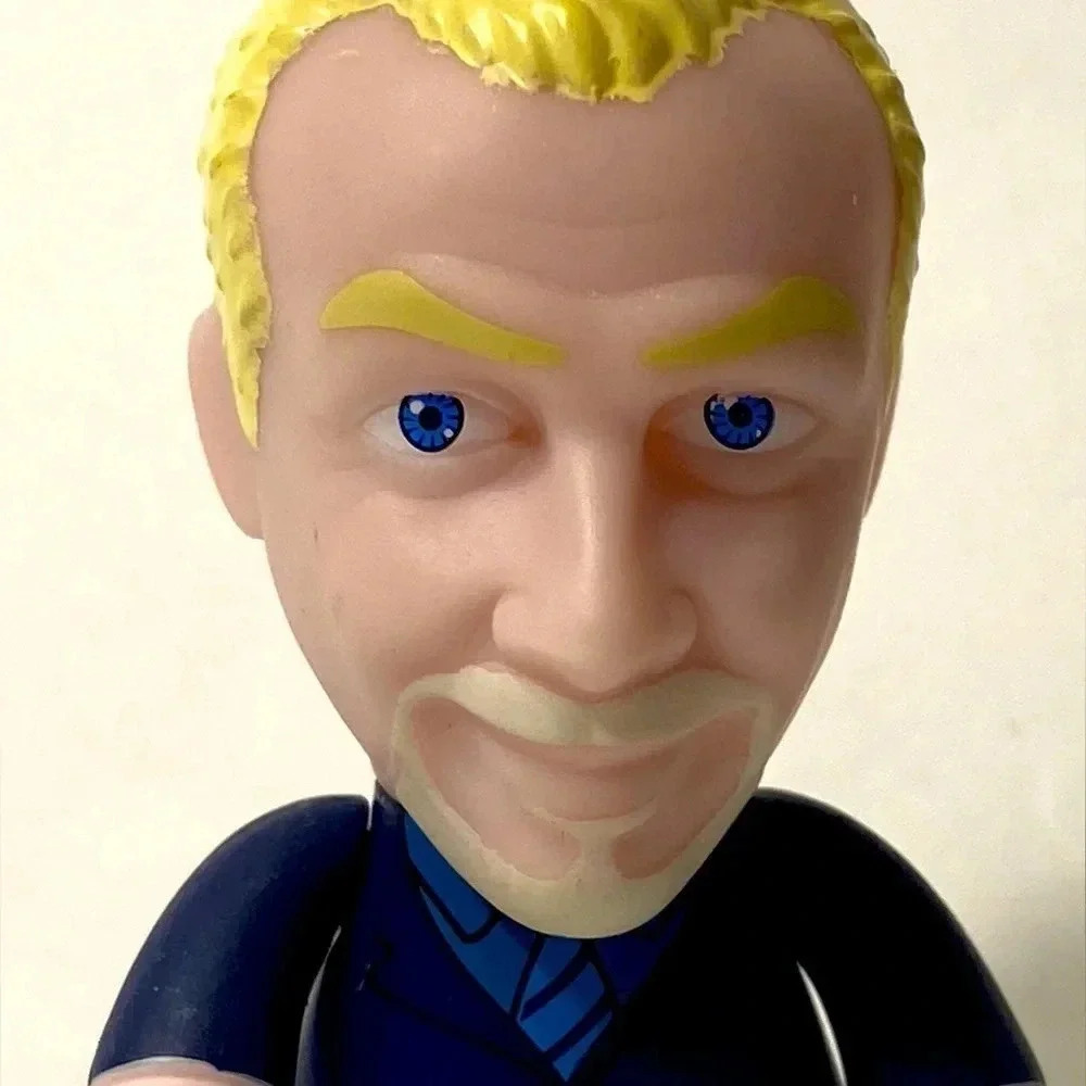 Doctor Who - Titans Vinyl Figure - The  Editor - Picture 5 of 5